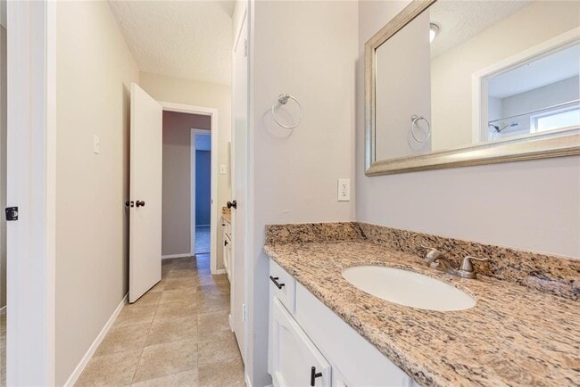 Building Photo - 2311 Pepperweed Dr