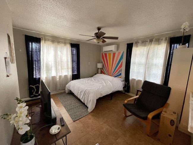 Building Photo - 614 S Groos St