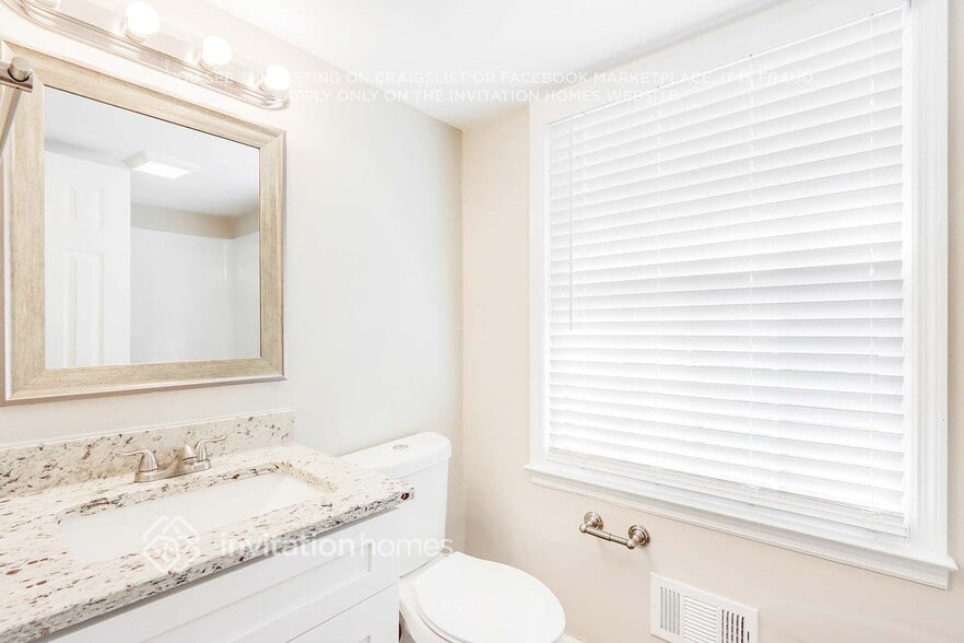 Building Photo - 1427 Drayton Woods Dr