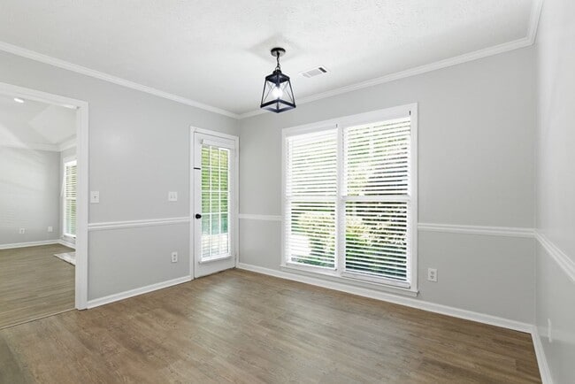 Building Photo - FOR RENT in NORTH COLUMBUS / DOUBLE CHURCHES AREA