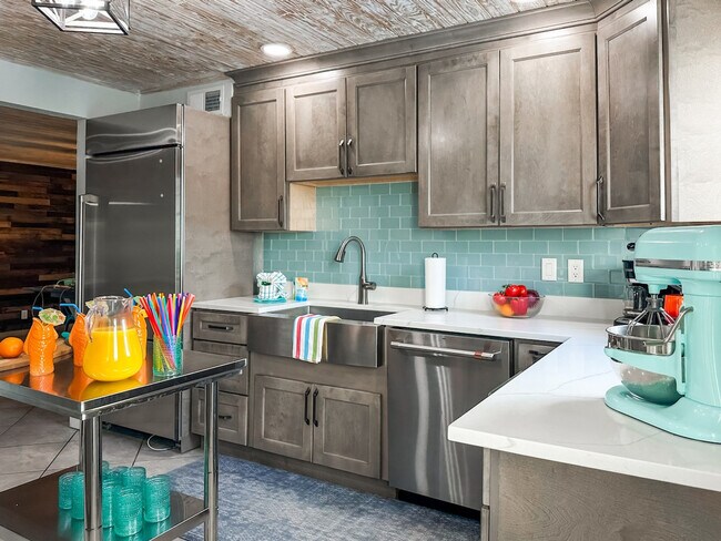 Building Photo - 94 Cobia St