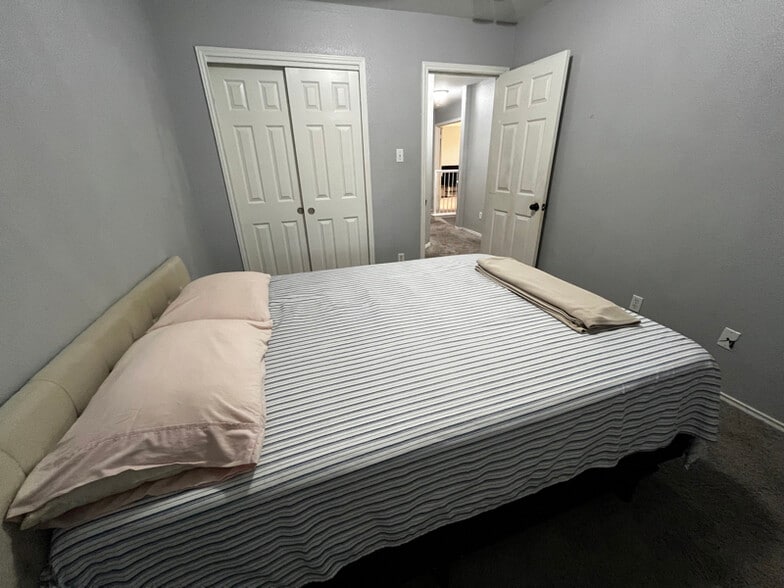 Building Photo - 1005 Betty Baker Cove