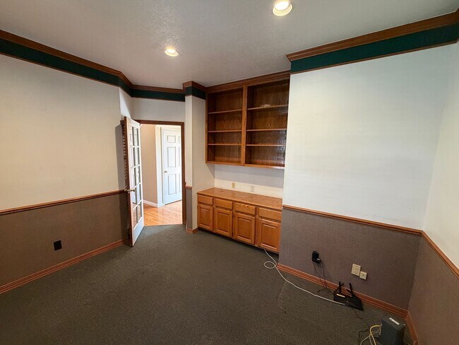 Building Photo - 479 S Palisade Dr