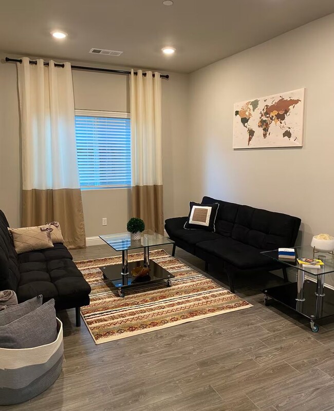 Building Photo - Unbelievable find. Fully furnished 2 or 3 Bedroom house in Seventh Standard Road area