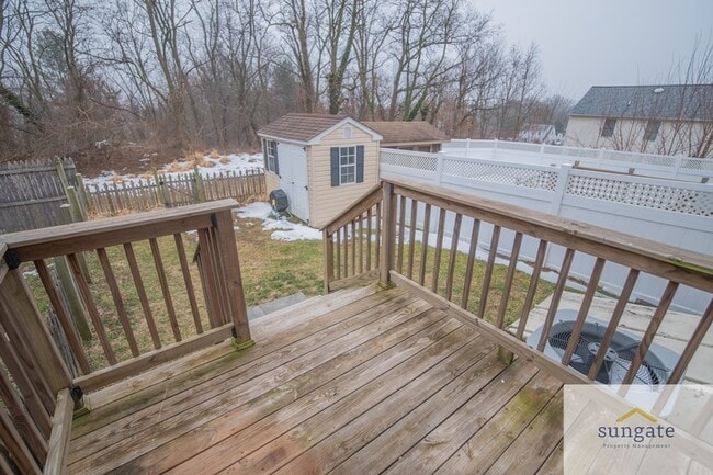 Building Photo - 21 Robin Ridge Ct