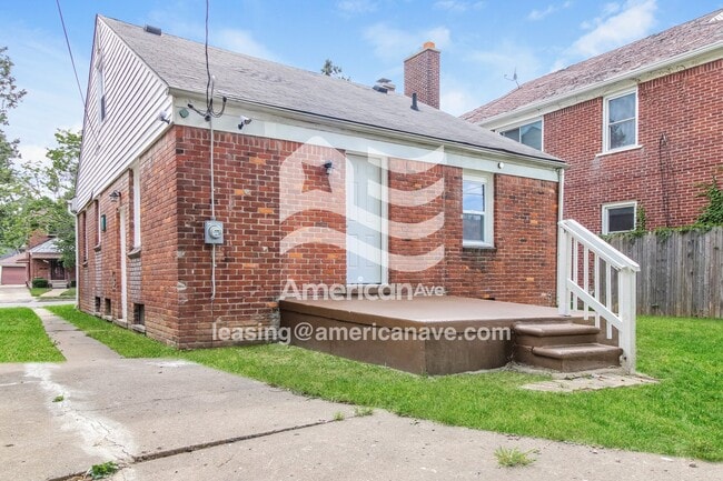 Building Photo - 5306 Chatsworth St