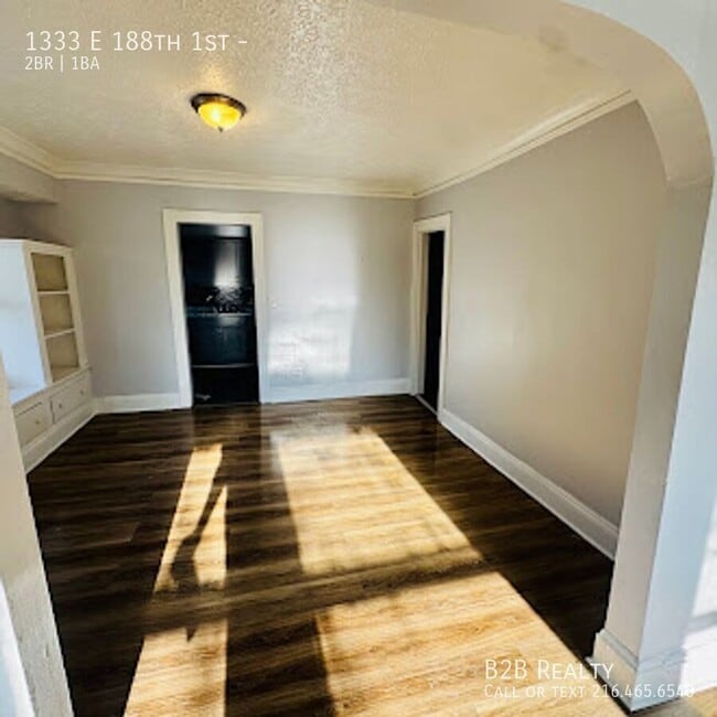 Building Photo - 1333 E 188th St