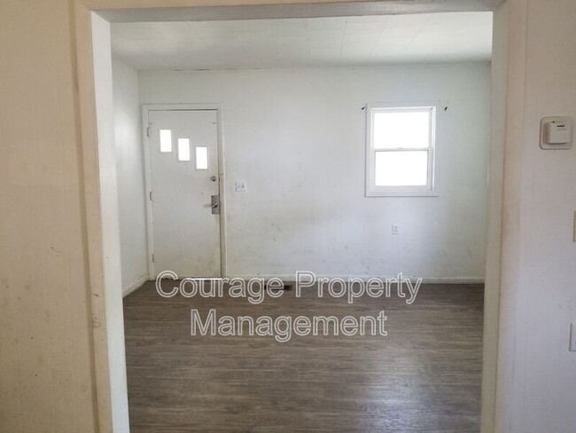 Building Photo - 109 Chestnut St