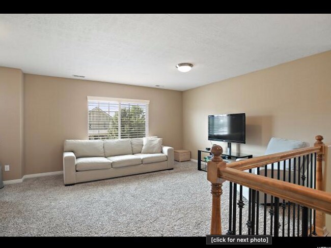 Building Photo - Beautiful 4 Bedroom 3 Bathroom Home in Lehi!