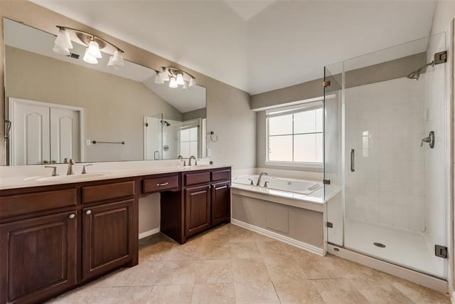 Building Photo - 3908 Clifton Dr