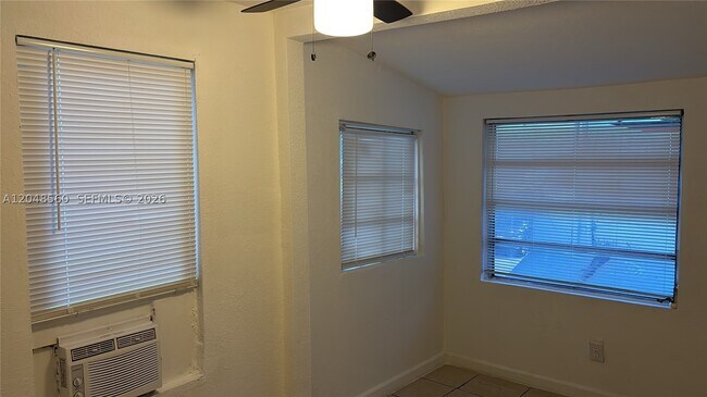 Building Photo - 179 NE 53rd St