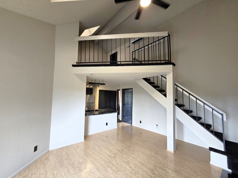 Building Photo - 846 S Vance St