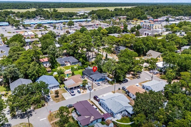 Building Photo - Turner Street Tri-Plex