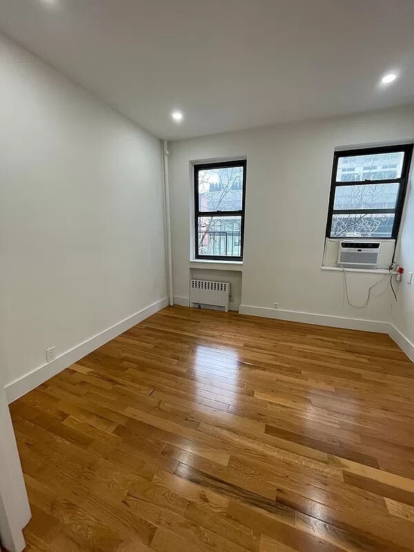 Building Photo - 570 Ninth Avenue