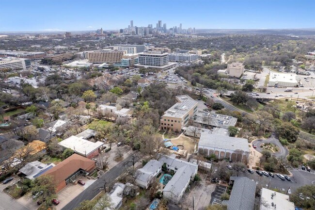 Building Photo - 3902 Peterson Ave