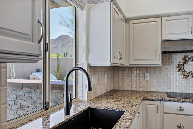 Building Photo - 13744 E Lupine Ave