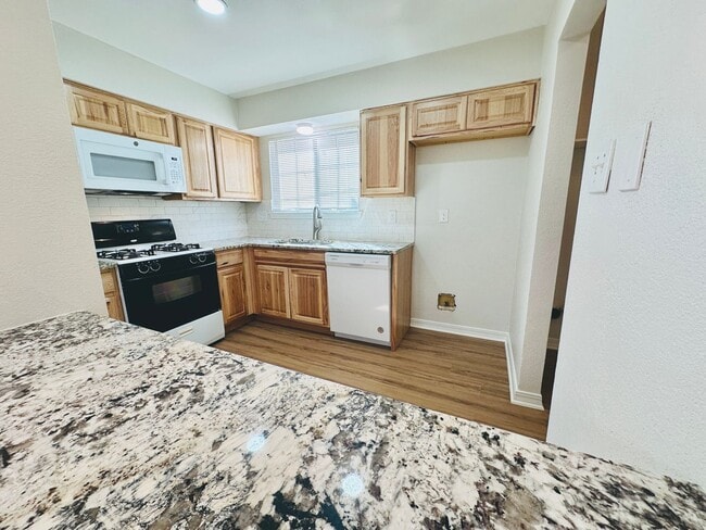 Building Photo - MOVE IN SPECIAL!!! - Updated 3-Bed Home wi...