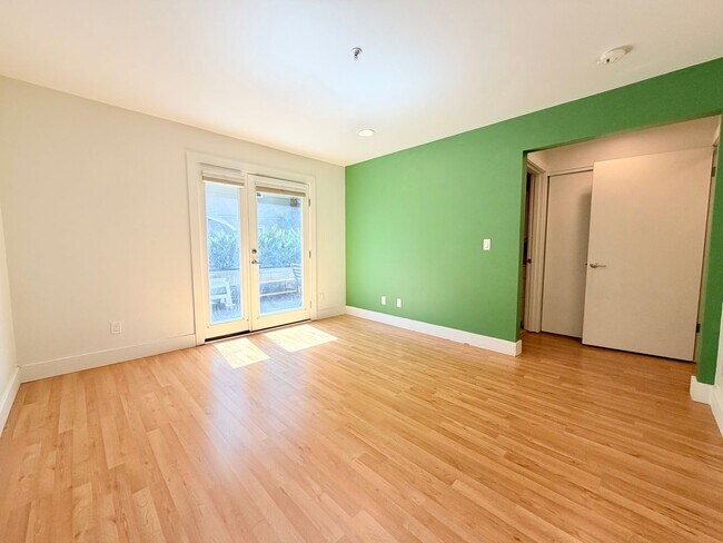 Building Photo - Spacious Capitol Hill Bedroom w/ Private Patio - Two Parking Spaces Included! $3900 and AVAILABLE...