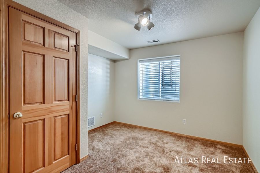 Building Photo - 4827 Ardley Dr