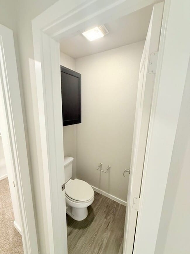 Building Photo - 9706 Saratoga Ave