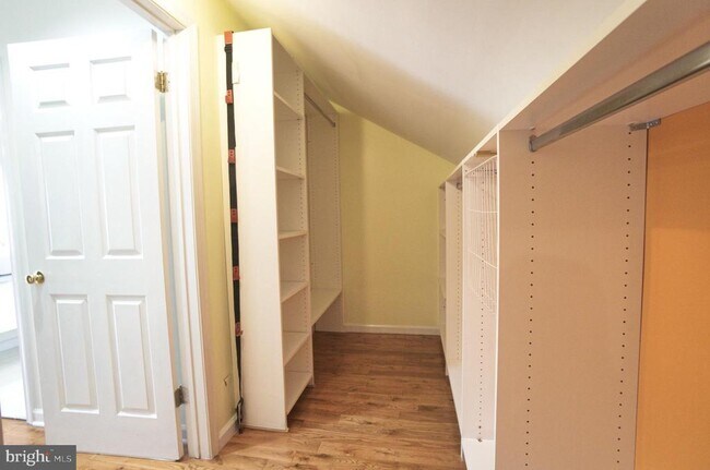 Building Photo - 113 N Stone Ridge Dr