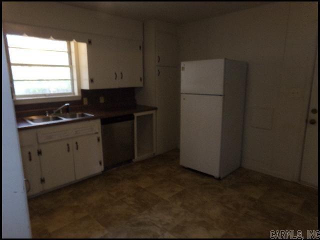 Building Photo - 107 S Holly St