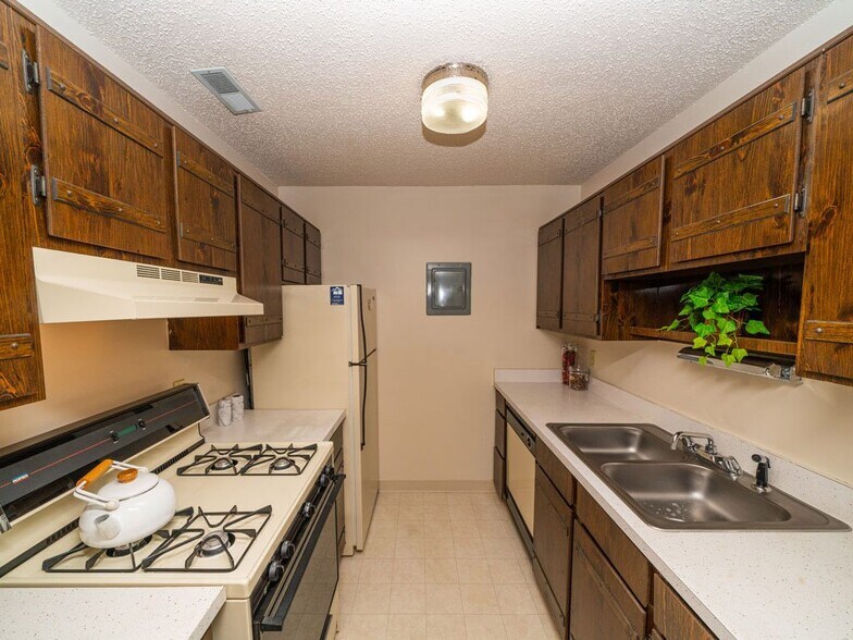 Seville Apartments 1400 Concord Place Dr Kalamazoo MI 49009