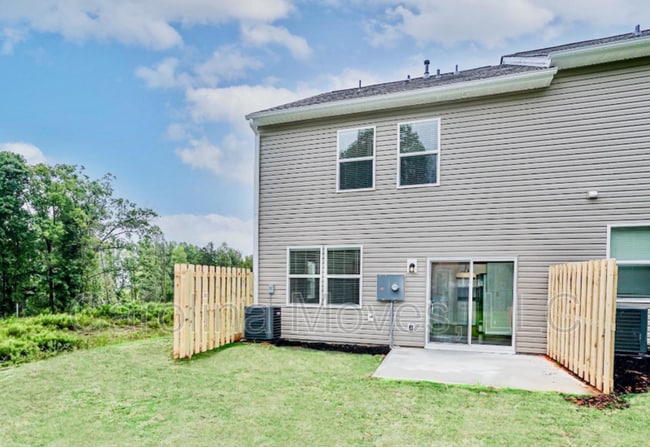 Building Photo - 179 Clingstone Trl