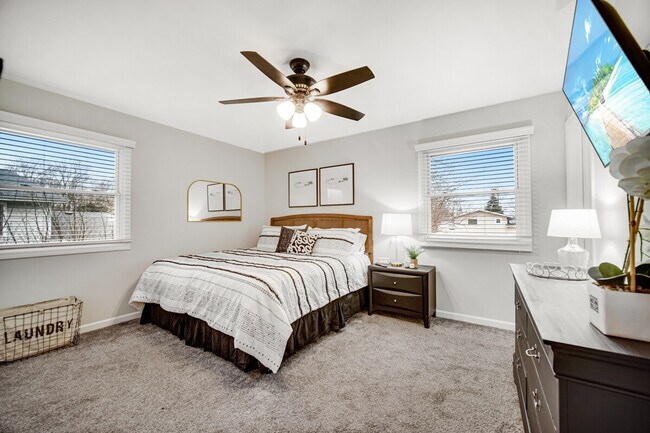 Building Photo - 706 Christy Ln