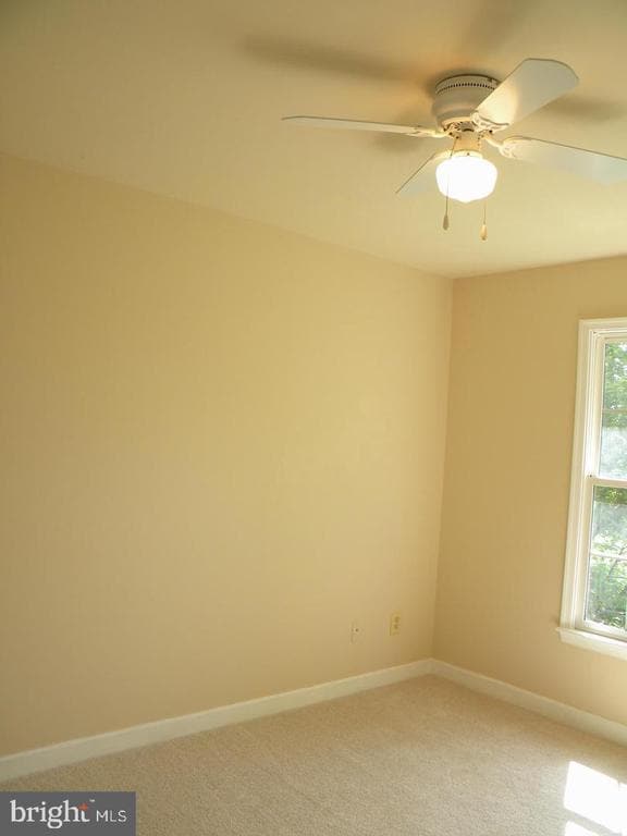 Building Photo - 225 Deer Meadow Ln