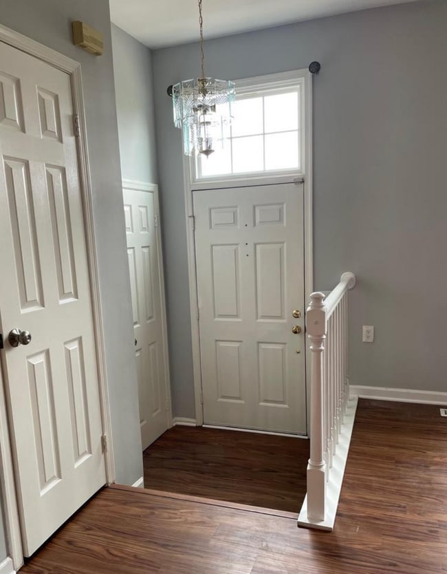 Building Photo - 8048 Hilliard Dr