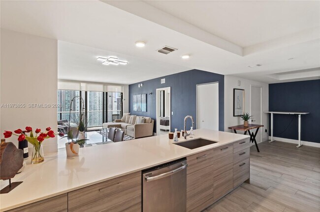 Building Photo - 121 NE 34th St