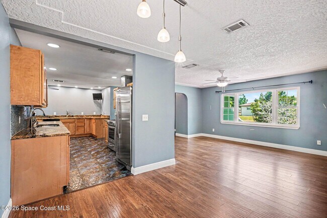 Building Photo - 512 Dijon Dr
