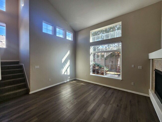 Building Photo - Spacious Two-Suite Townhome With Garage, Fireplace And Community Pool