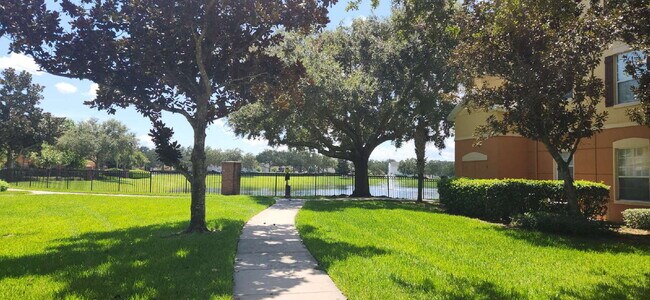Building Photo - 3 bedroom condo in Horizons at Vista Lakes