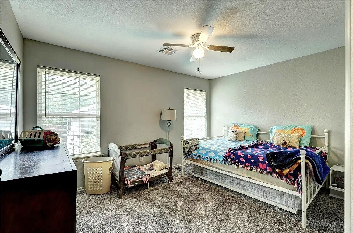 Building Photo - 2404 Deer Chase Dr