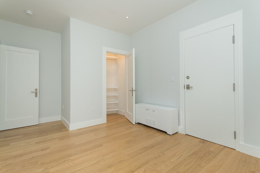 Building Photo - 37 Radnor Rd