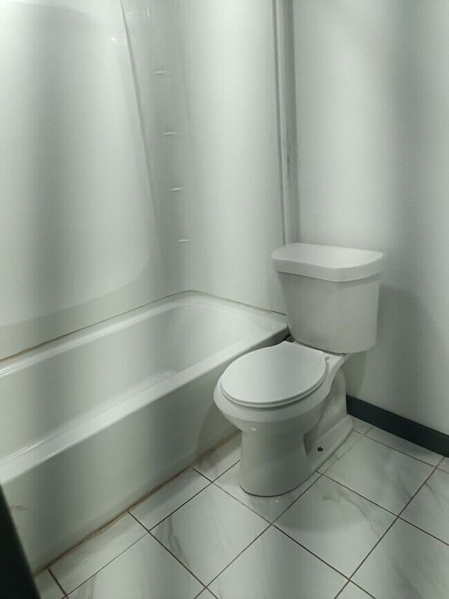 Building Photo - 6111 S Klein Ave