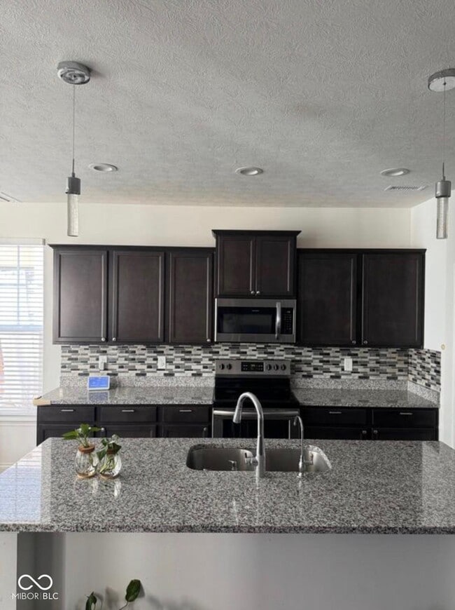 Building Photo - 6995 Pickett Pl