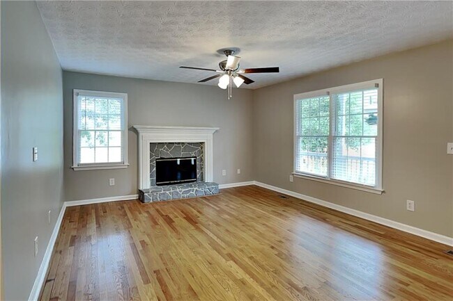 Building Photo - 210 Austin Dr