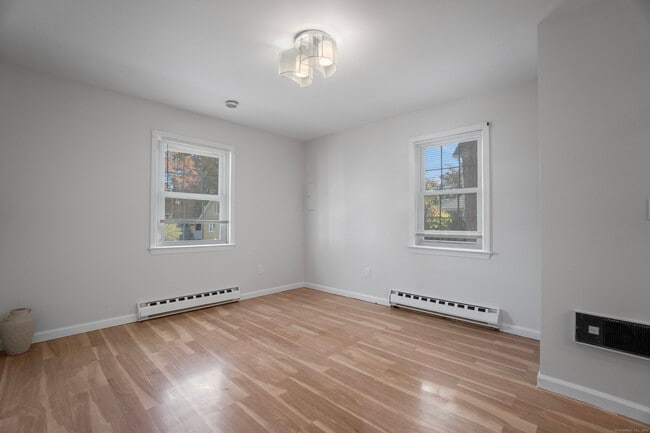 Building Photo - 62 Soundview Ave