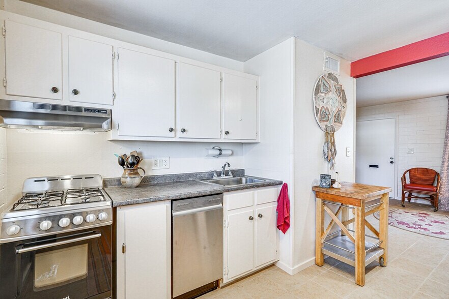 Building Photo - 329 S Paseo Tierra