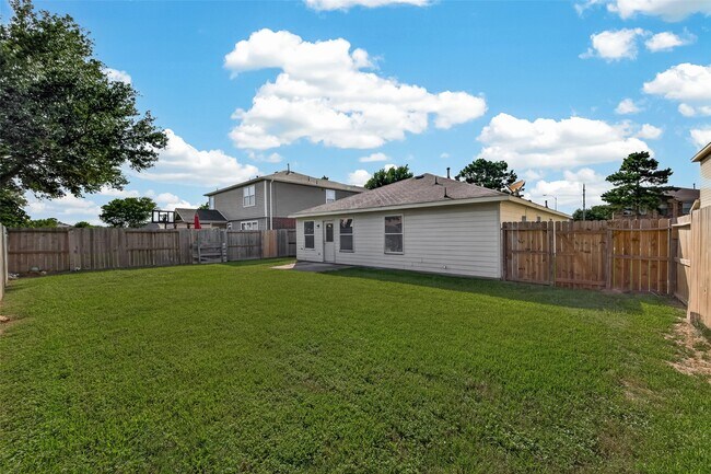 Building Photo - 19119 Yaupon Ranch Dr