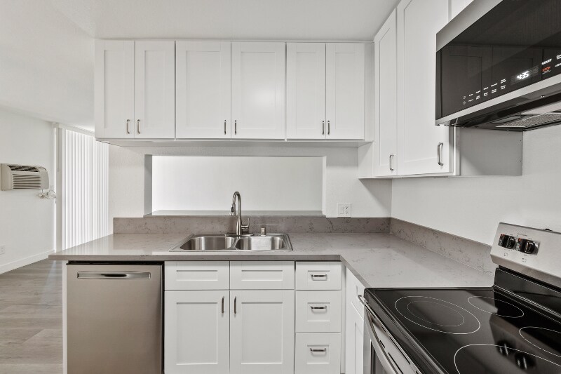 Building Photo - 712 S Fernwood St