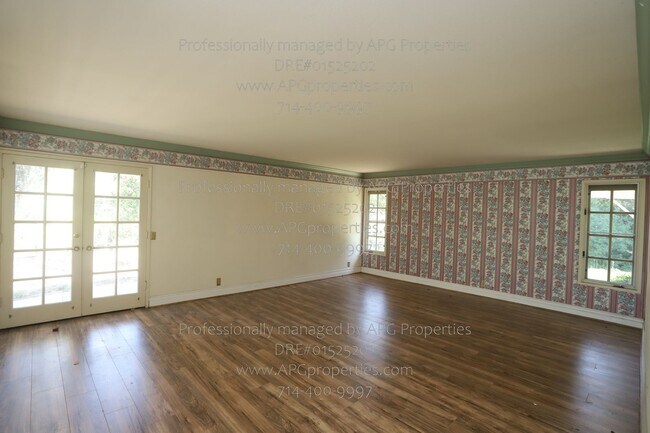 Building Photo - 460 S Bridge View Dr