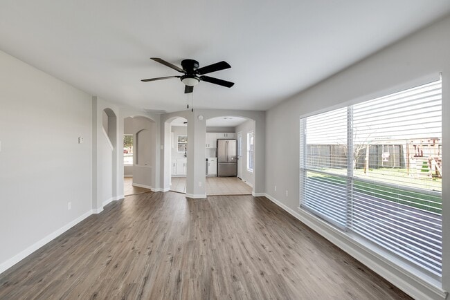 Building Photo - 11714 Pinos Altos Dr