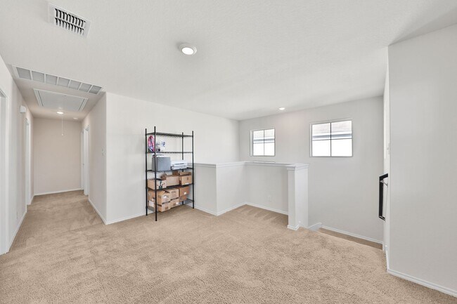 Building Photo - Lovely Home Available for Lease!