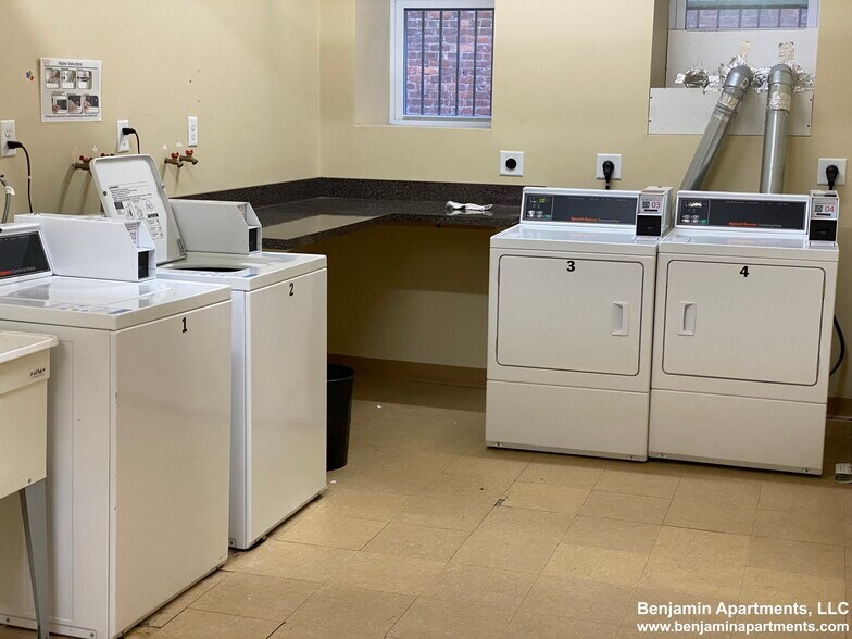 Building Photo - 5 Walbridge St