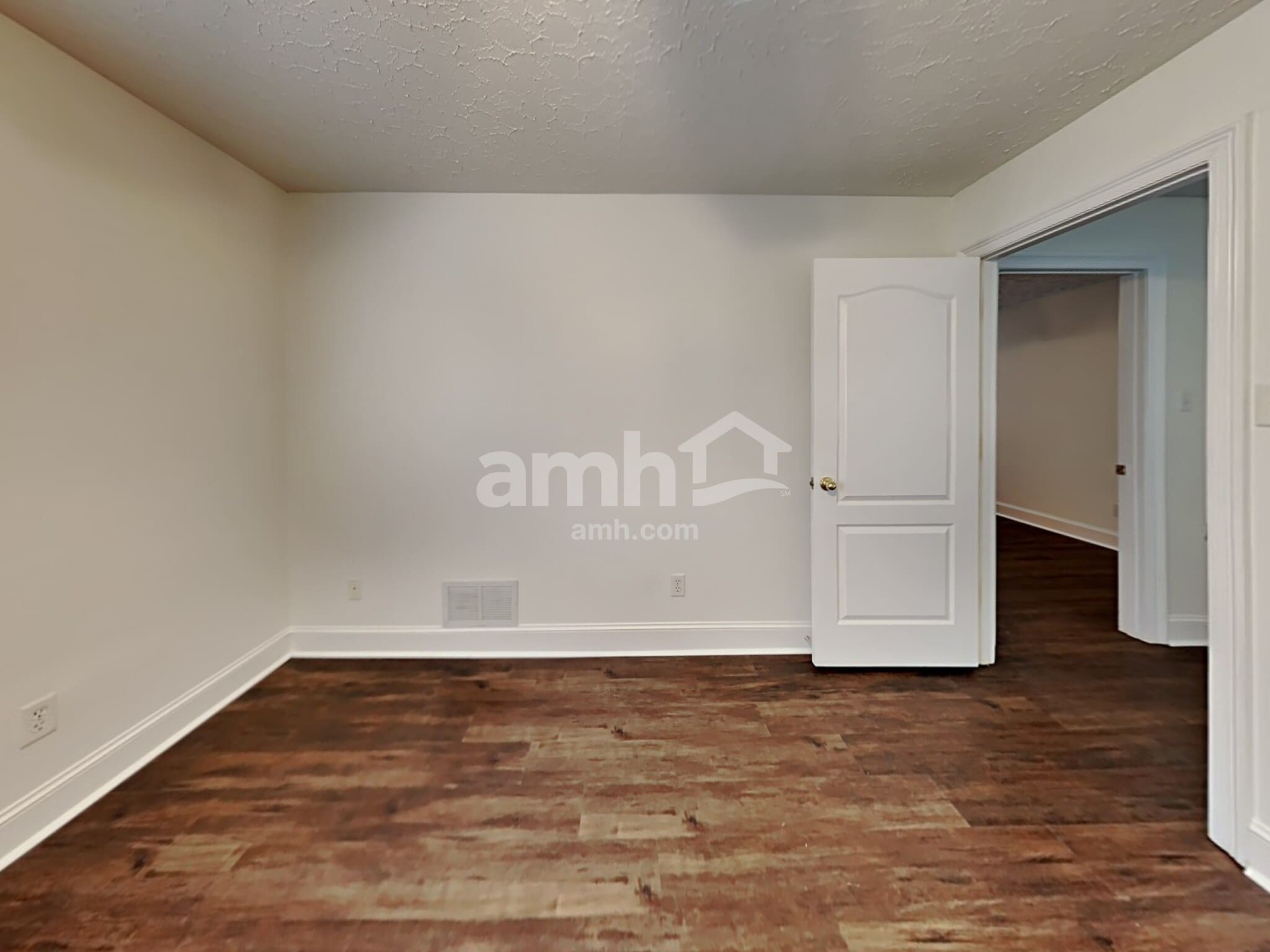 Building Photo - 6207 Chester Cv