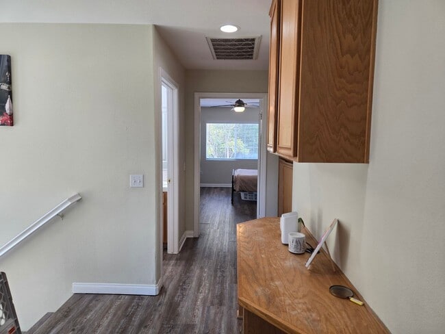 Building Photo - 4 BR 2.5 BA detached modern single-family home.